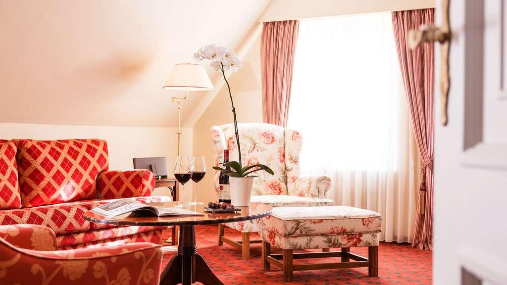 Althoff Hotel Fuerstenhof เซลเลอ ห้อง รูปภาพ A suite at the Hotel de la Ville