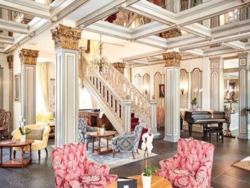 Althoff Hotel Fuerstenhof เซลเลอ ภายนอก รูปภาพ The lobby of the hotel