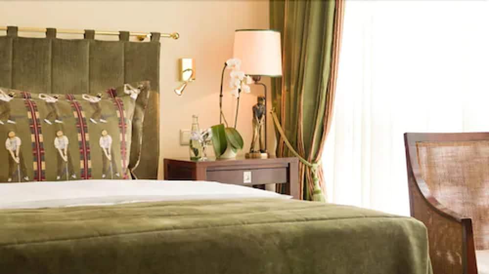 Althoff Hotel Fuerstenhof เซลเลอ ภายนอก รูปภาพ A room at the hotel