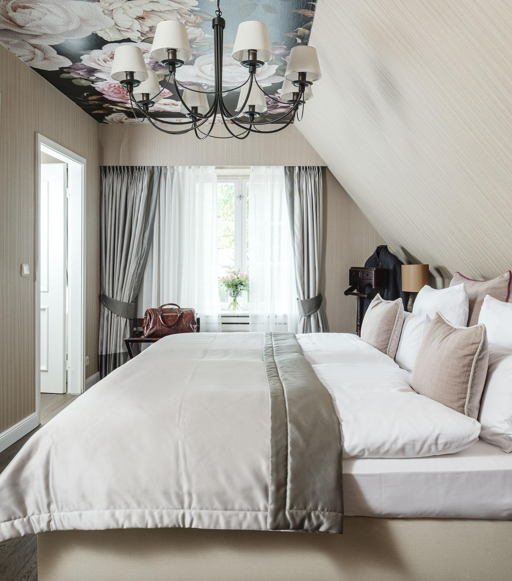 Althoff Hotel Fuerstenhof เซลเลอ ภายนอก รูปภาพ A room at the hotel
