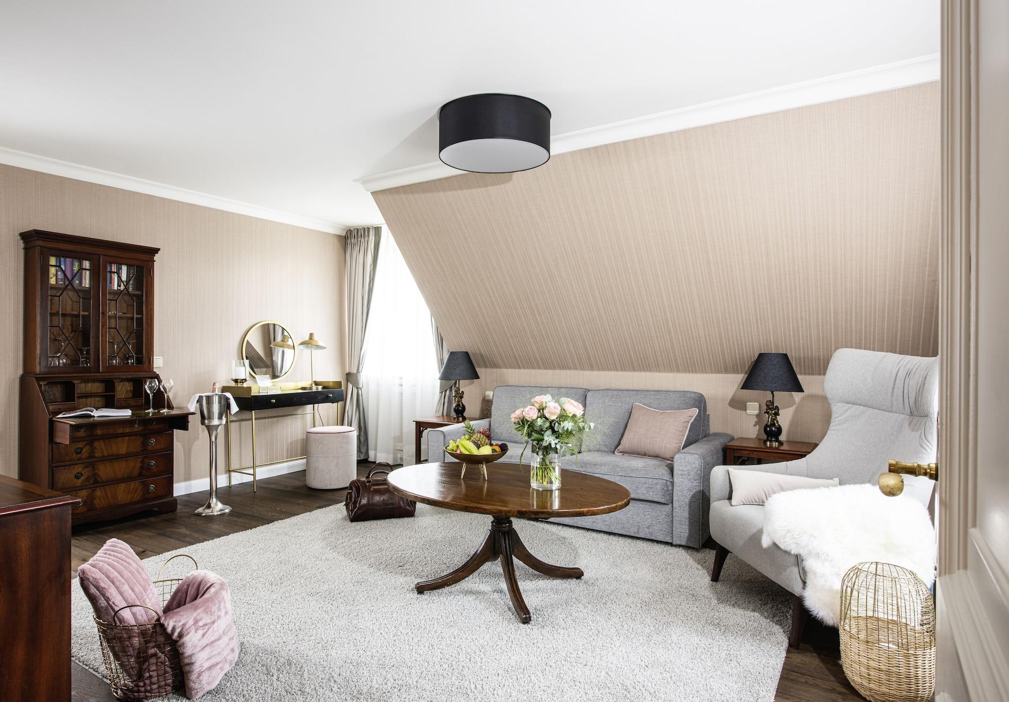 Althoff Hotel Fuerstenhof เซลเลอ ภายนอก รูปภาพ A living room
