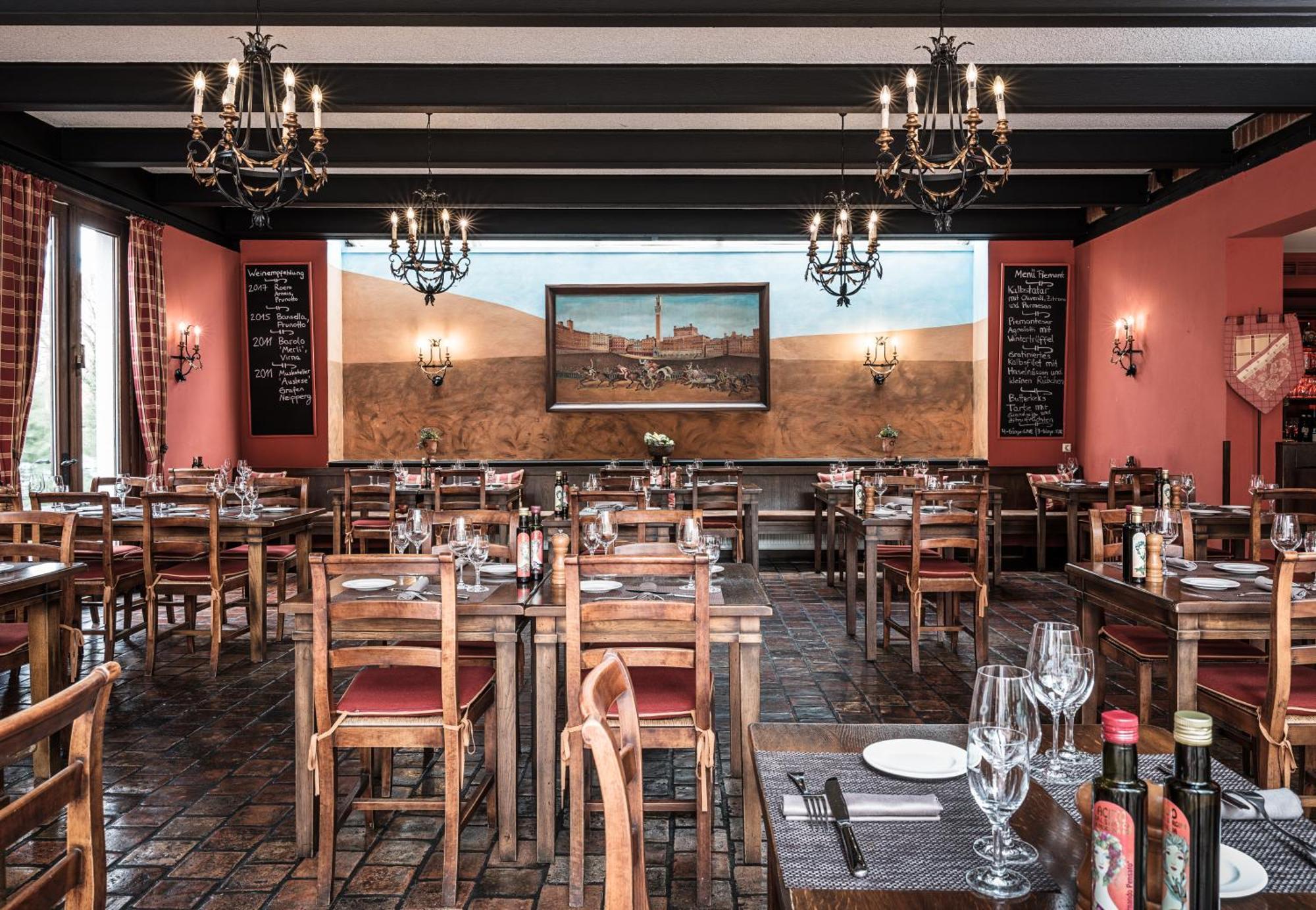 Althoff Hotel Fuerstenhof เซลเลอ ภายนอก รูปภาพ Restaurant interior