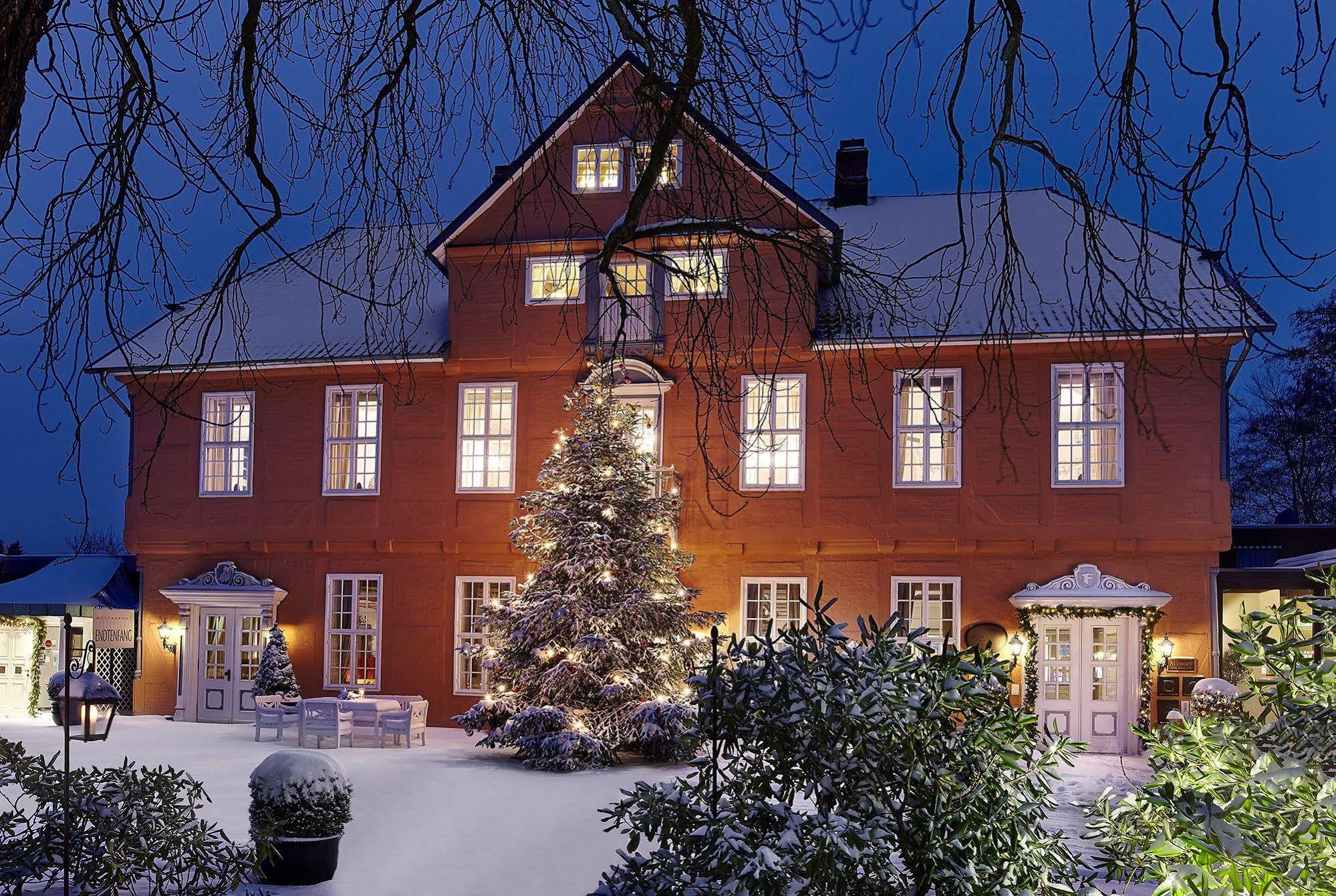 Althoff Hotel Fuerstenhof เซลเลอ ภายนอก รูปภาพ The manor house of the former estate of the Swedish royal family