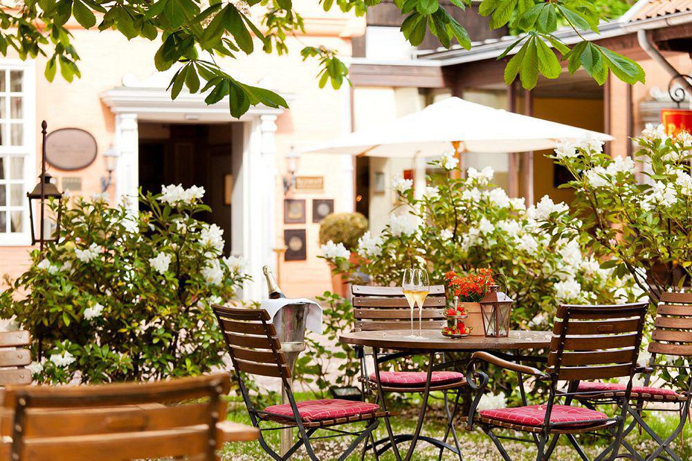 Althoff Hotel Fuerstenhof เซลเลอ ภายนอก รูปภาพ The garden of the hotel